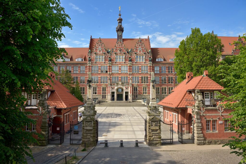 GDANSK ÜNİVERSİTESİ