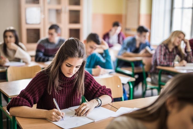 Polonya Ara Dönem Eğitimi ve İngilizce Hazırlığın Avantajları